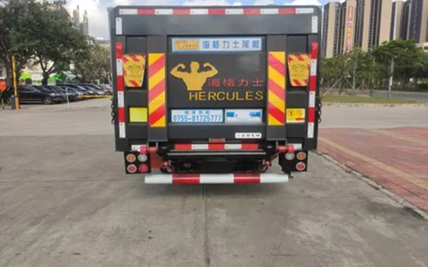 Electric Closed Bucket Garbage Truck - Image 4